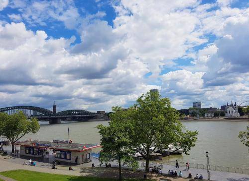 Hayk Altstadthotel & Appartements, Cologne