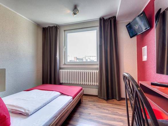 MEININGER Hotel Cologne City Center, Cologne