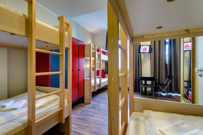 MEININGER Hotel Cologne City Center, Cologne