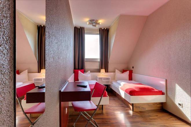 MEININGER Hotel Cologne City Center, Cologne