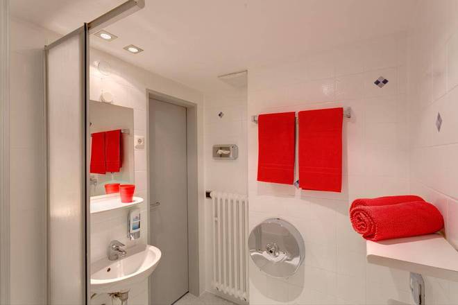 MEININGER Hotel Cologne City Center, Cologne